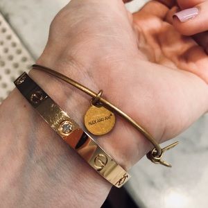 Alex @ ani emerald bracelet